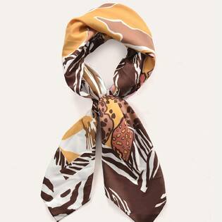 Bubinga

Un accessoire qui réchauffe votre look et votre cœur 🍫
Notre foulard couleur choco est la touche gourmande qu'il vous faut pour compléter votre tenue. Sa teinte riche et chaleureuse ajoute une note de sophistication à n'importe quel ensemble.

#unjourailleurs #unjourailleursparis #look #spring #été #foulard #choco #details